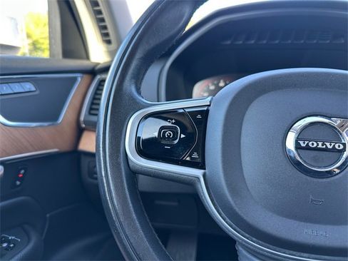 Used 2021 Volvo XC90 T6 Momentum w/ Climate Package image 24