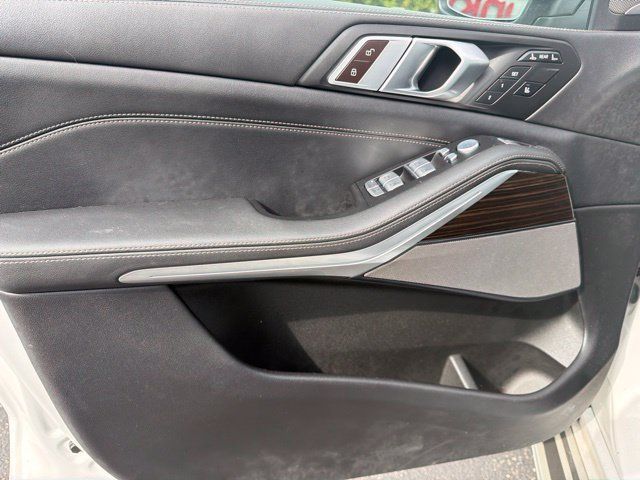 Used 2024 BMW X7 xDrive40i AWD/4WD image 11