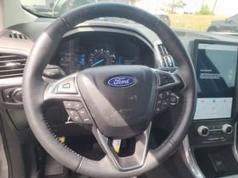 Used 2024 Ford Edge Titanium AWD/4WD image 6