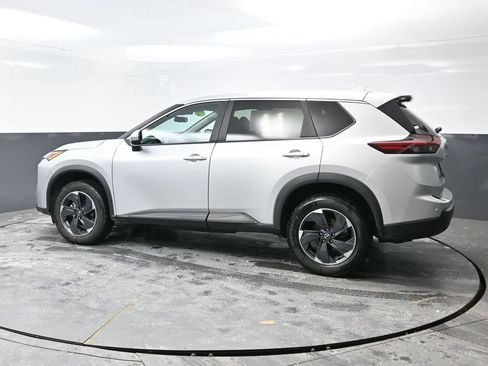 Used 2024 Nissan Rogue SV AWD/4WD image 8