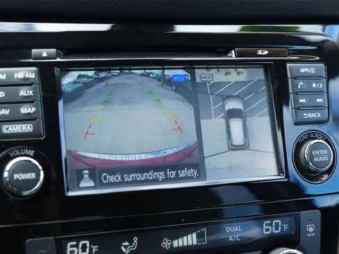 Used 2017 Nissan Rogue SL w/ SL Premium Package image 28