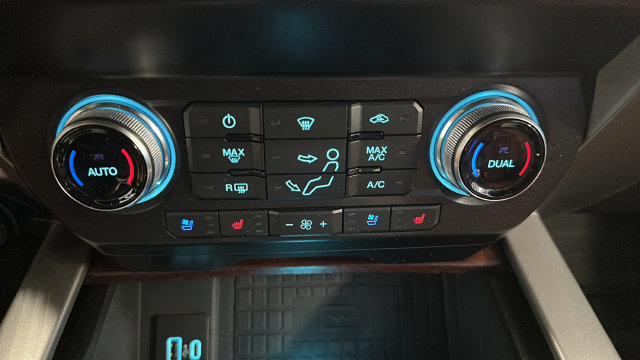 Used 2021 Ford F250 King Ranch w/ King Ranch Ultimate Package AWD/4WD image 18