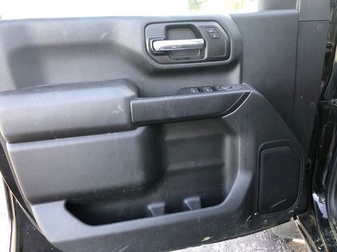 Used 2021 Chevrolet Silverado 2500 Custom w/ Custom Value Package image 15