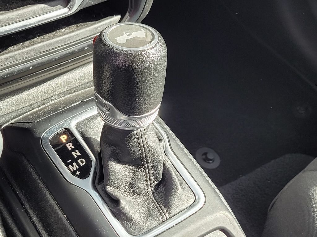 Used 2023 Jeep Wrangler Unlimited Sport AWD/4WD image 19