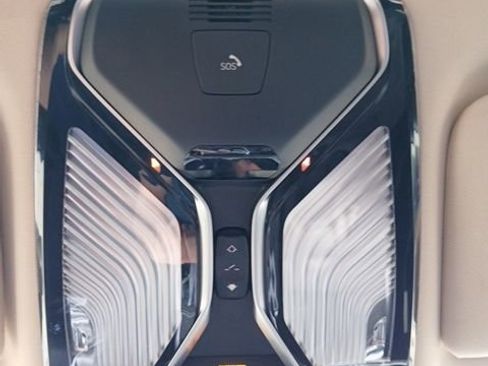 Used 2021 BMW 740i xDrive image 26