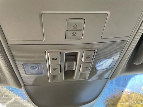 New 2026 Volkswagen Taos SEL AWD/4WD image 14