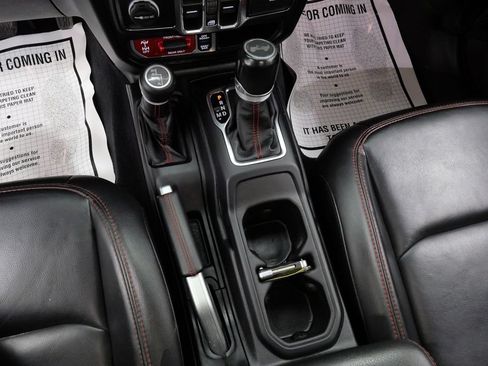Used 2021 Jeep Wrangler Unlimited Rubicon AWD/4WD image 32