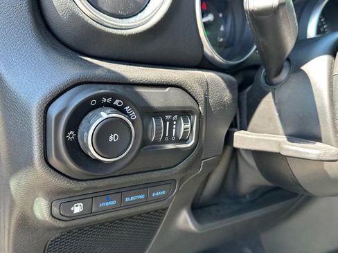 Used 2021 Jeep Wrangler Unlimited Sahara w/ Cold Weather Group AWD/4WD image 15