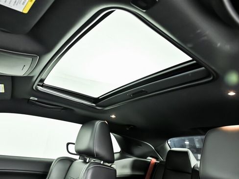 Used 2019 Dodge Challenger SRT Hellcat Redeye RWD image 18