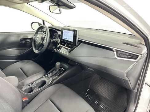 Used 2025 Toyota Corolla LE FWD image 27