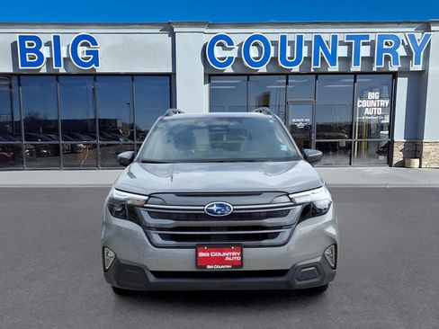 Used 2025 Subaru Forester Premium AWD/4WD image 8