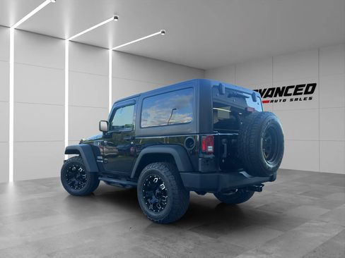Used 2018 Jeep Wrangler Sport w/ Connectivity Group AWD/4WD image 4