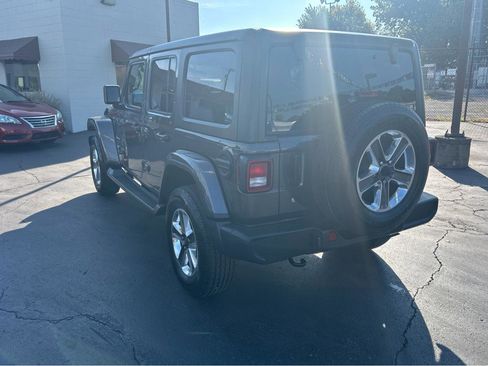 Used 2020 Jeep Wrangler Unlimited Sahara image 8