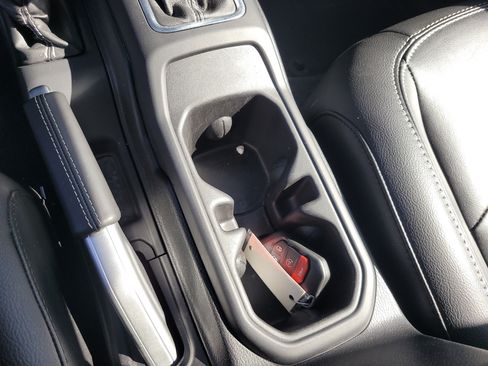 Used 2022 Jeep Wrangler Unlimited Sahara w/ Cold Weather Group image 25