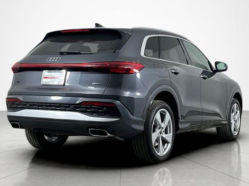 Used 2025 Audi Q5 Premium Plus w/ Premium Plus AWD/4WD image 5