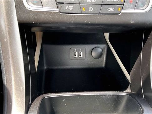 Used 2019 Ford Fusion SEL FWD image 16