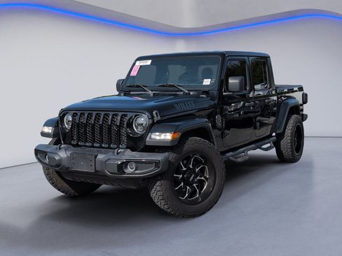 Used 2021 Jeep Gladiator Sport AWD/4WD image 2