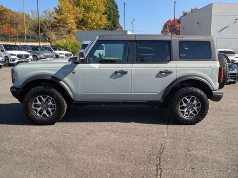Used 2024 Ford Bronco Badlands image 6