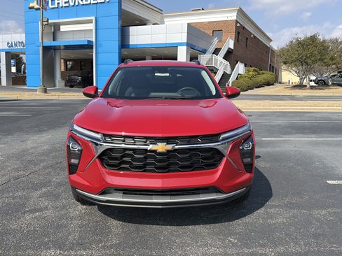 New 2026 Chevrolet Trax LT w/ Driver Confidence Package image 2