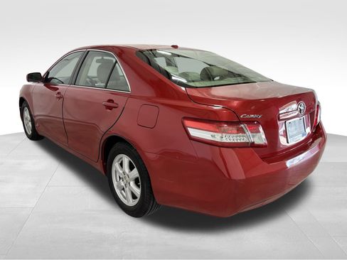 Used 2010 Toyota Camry XLE image 8