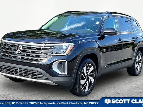 Used 2025 Volkswagen Atlas SE FWD image 3