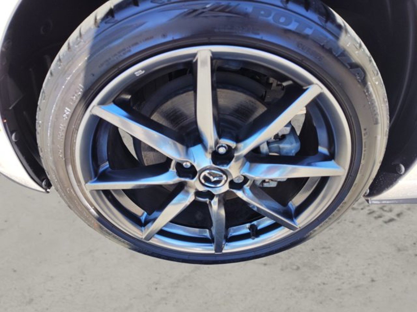 Used 2022 MAZDA MX-5 Miata RF Grand Touring w/ Weather Package RWD image 9
