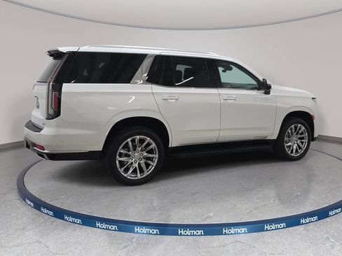 Used 2024 Cadillac Escalade Premium Luxury AWD/4WD image 6