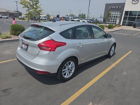 Used 2018 Ford Focus SE FWD image 6