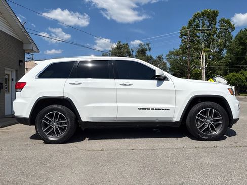 Used 2018 Jeep Grand Cherokee Laredo RWD image 7