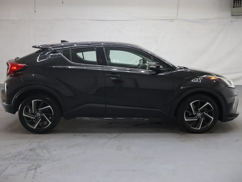 Used 2022 Toyota C-HR Limited FWD image 8