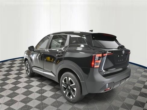 New 2025 Nissan Kicks SV w/ SV Premium Package image 3