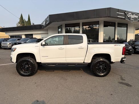 Used 2019 Chevrolet Colorado Z71 AWD/4WD image 2