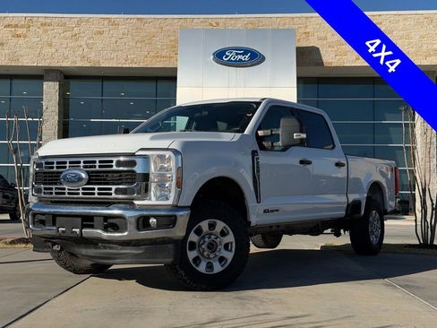 Used 2024 Ford F250 XLT w/ FX4 Off-Road Package image 4