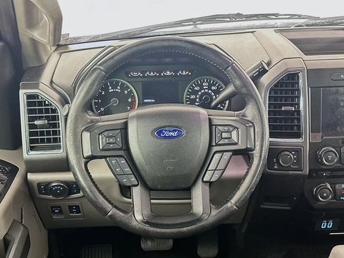 Used 2016 Ford F150 XLT w/ Equipment Group 302A Luxury AWD/4WD image 18