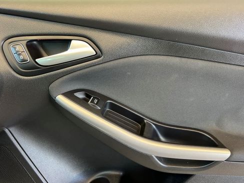 Used 2016 Ford Focus Titanium FWD image 18