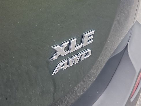 Used 2013 Toyota RAV4 XLE image 11