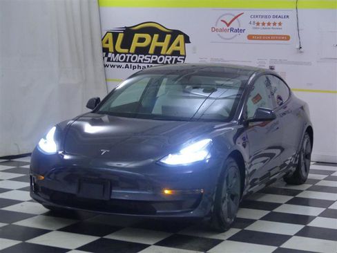 Used 2023 Tesla Model 3 Standard Range image 5
