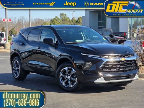 Used 2025 Chevrolet Blazer LT image 1