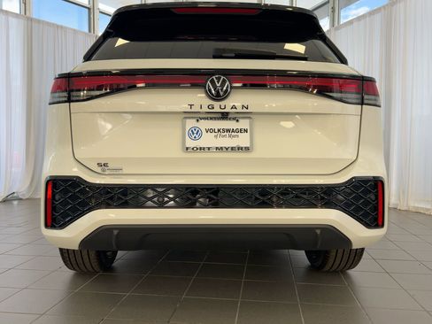 New 2026 Volkswagen Tiguan SE R-Line image 10