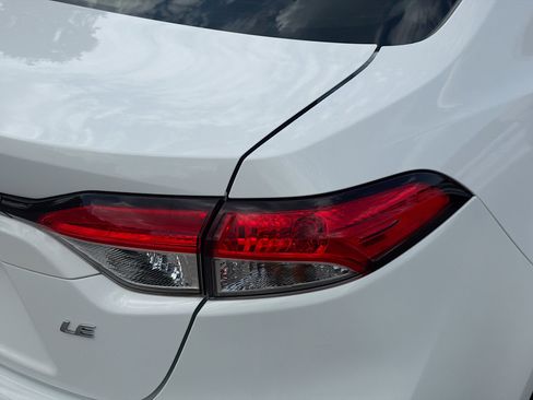 Used 2021 Toyota Corolla LE FWD image 26