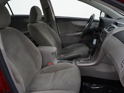 Used 2013 Toyota Corolla LE image 10