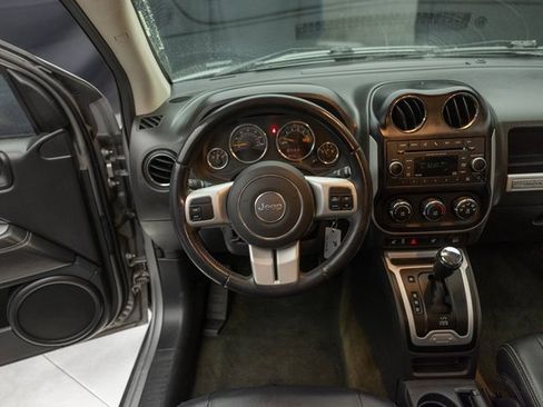 Used 2016 Jeep Compass Latitude image 15