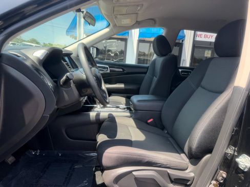 Used 2019 Nissan Pathfinder S AWD/4WD image 11