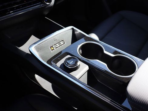 New 2026 Chevrolet Equinox LT w/ Convenience Package II image 24