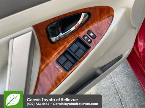 Used 2011 Toyota Camry XLE w/ SE/XLE Extra-Value Pkg image 19