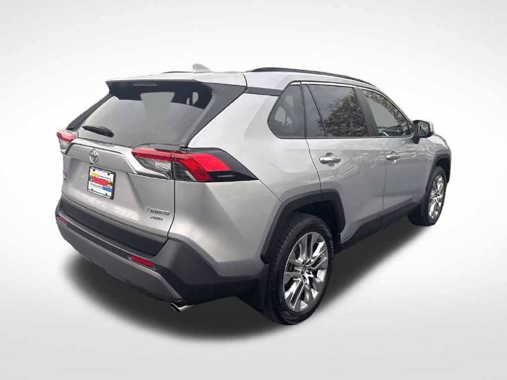 Used 2020 Toyota RAV4 Limited AWD/4WD image 5
