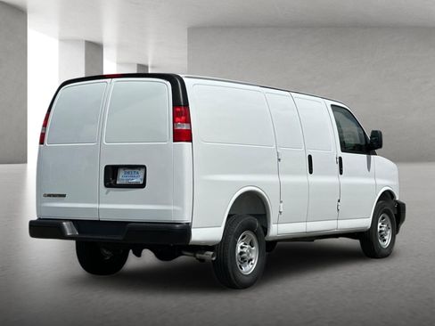 New 2026 Chevrolet Express 2500 w/ Communications Package RWD image 4