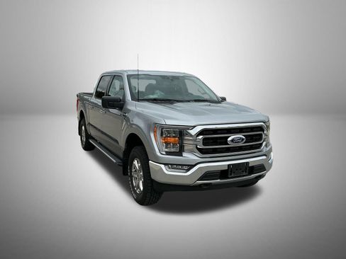 Used 2022 Ford F150 XLT w/ Equipment Group 302A High AWD/4WD image 3