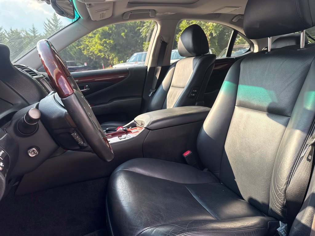 Used 2010 Lexus LS 460 RWD image 8