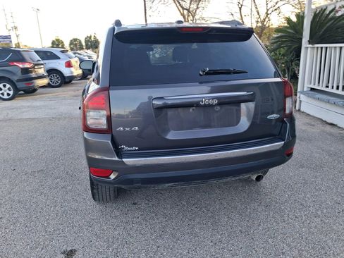 Used 2017 Jeep Compass High Altitude image 2